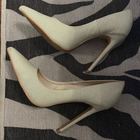 Shoe Republic LA Python print heels - Picture 2 of 15